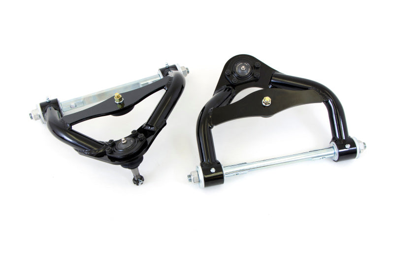 Bras de suspension supérieurs tubulaires avant UMI Performance 78-88 G-Body S10