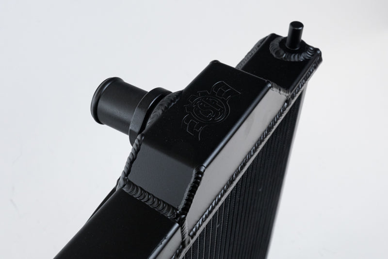 Radiateur entièrement mince CSF 96-07 Mitsubishi Evo 4/5/6/7/8/9 avec ventilateur de 12 pouces et carénage/-16AN - Noir