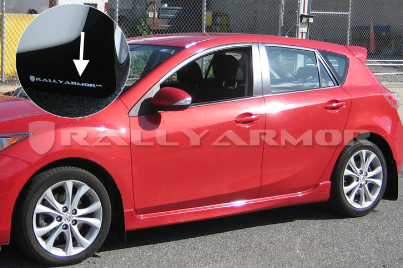 Bavette garde-boue noire UR Rally Armor 10-13 Mazda3/Speed3 avec logo blanc