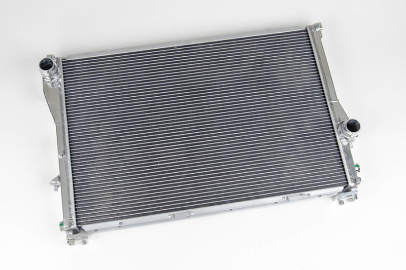 Radiateur CSF 99-03 BMW M5 (E39) / 95-03 BMW 540i M/T (convient à la transmission automatique avec bouchon de vidange modifié)