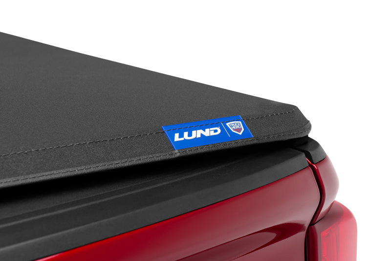 Lund 19-23 Chevrolet Silverado 1500 Genesis Elite à trois volets avec caisse de 6,5 pieds - Noir