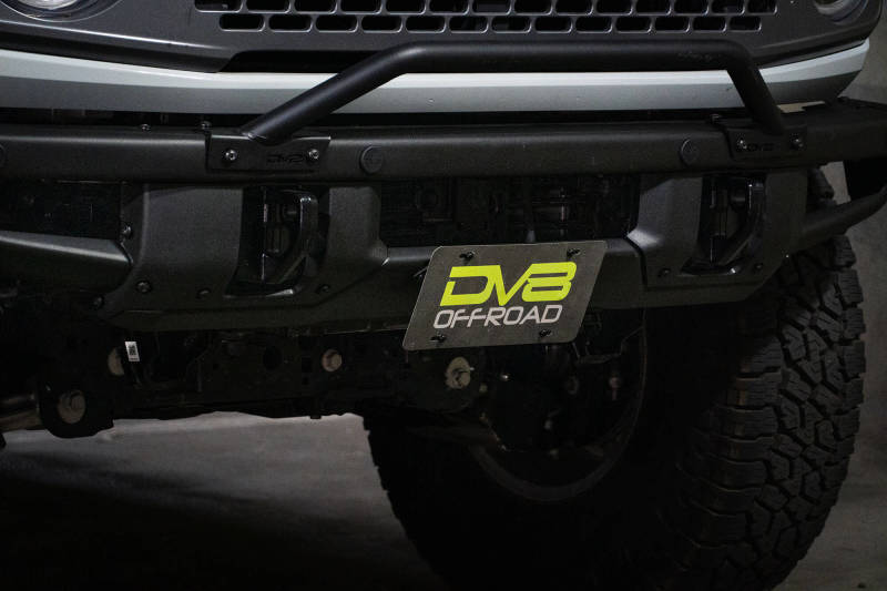 Support de relocalisation de plaque d'immatriculation pour pare-chocs avant DV8 Offroad 21-22 Ford Bronco Factory - Avant