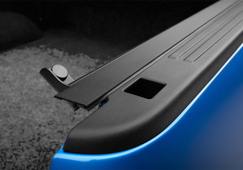 Dodge Ram BAK 12-18 (Classic 19-21) avec couvre-caisse Ram Box Revolver X4s de 6,4 pieds (nouveau style de carrosserie 2020)