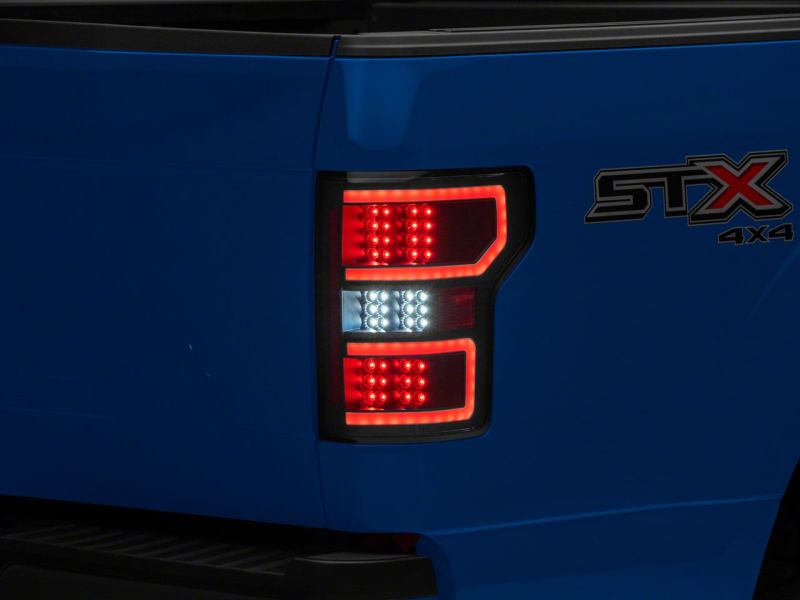 Feux arrière à LED Raxiom 18-20 Ford F-150 - Boîtier noir (lentille transparente)