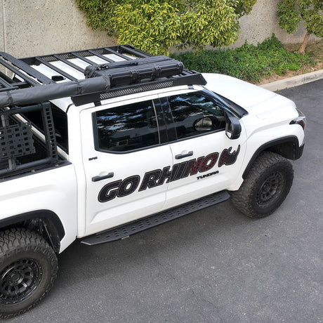 Barres de toit à profil bas Go Rhino 22-23 pour Toyota Tundra CrewMax Ceros - Tex. Blk