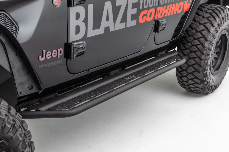 Kit complet de marchepieds latéraux Go Rhino 18-20 Jeep Wrangler JLU Dominator Extreme D6 avec marchepieds latéraux et supports