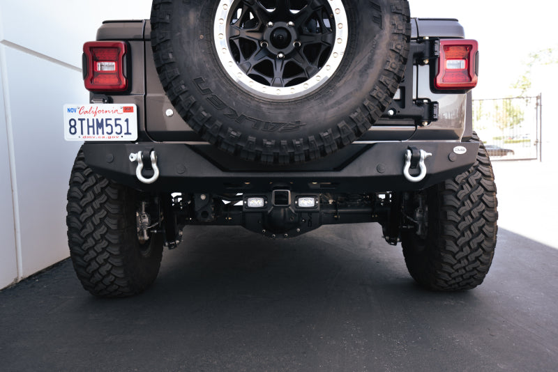 Attelage boulonné DV8 Offroad 07-21 Jeep Wrangler (JK/JL) avec feux