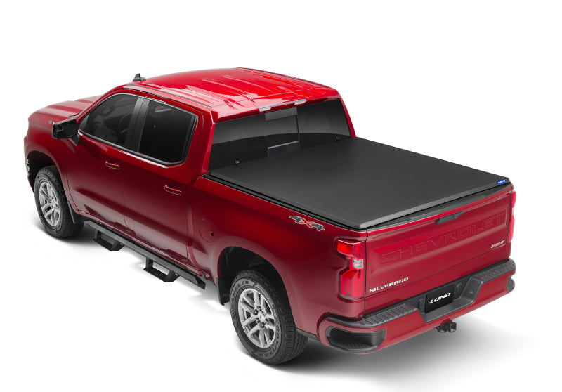 Lund 07-13 Toyota Tundra Fleetside (5.5ft. Bed) Hard Fold Tonneau Cover - Black