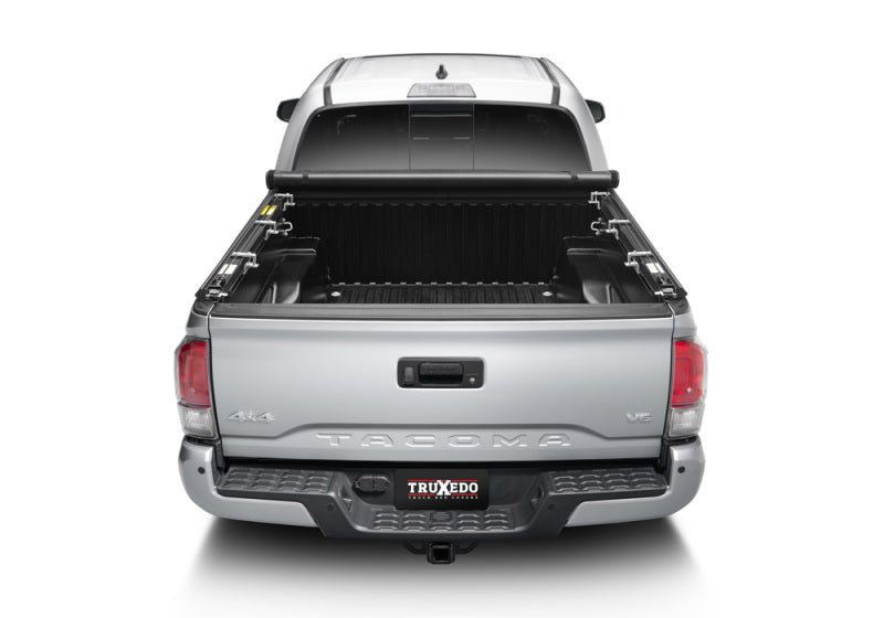 Housse de caisse TruXport pour Toyota Tundra 2022+ sans système de rails de pont, 5 pi 6 po