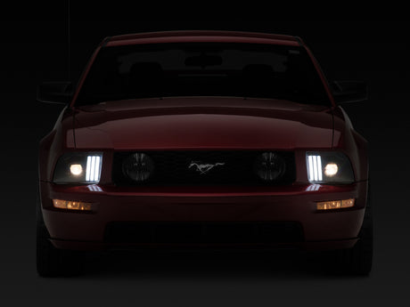 Raxiom 05-09 Ford Mustang avec phares halogènes - Boîtier noir (lentille transparente) (pas de GT500)