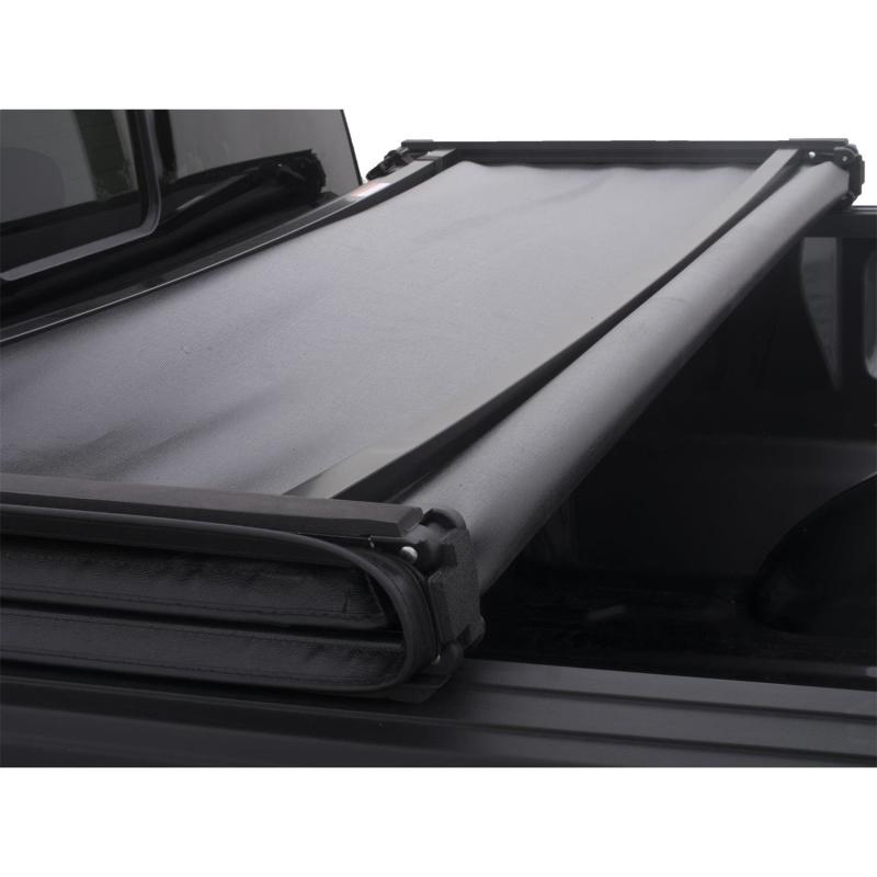 Lund 99-07 Chevy Silverado 1500 (8ft. Bed) Genesis Tri-Fold Tonneau Cover - Black