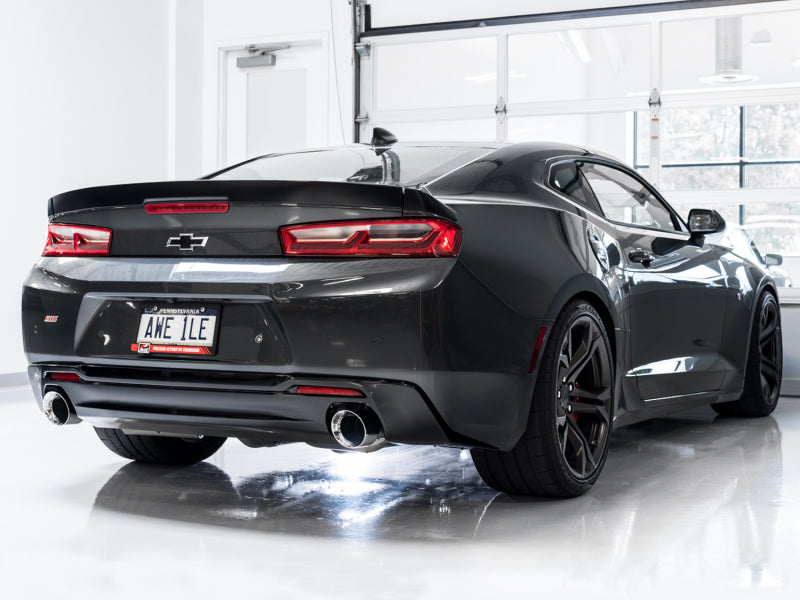 Échappement arrière AWE Tuning 16-18 Chevrolet Camaro SS - Édition Touring (embouts chromés argentés)