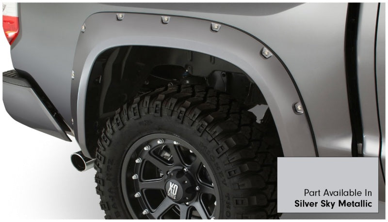 Élargisseurs de benne Bushwacker 16-18 Toyota Tundra Fleetside Pocket Style 4 pièces 66,7/78,7/97,6 po - Silver Sky