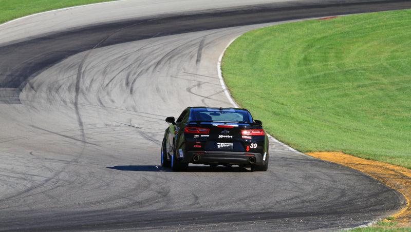 Corsa 2016 Chevrolet Camaro SS 6,2 L V8 2,75 po Échappement arrière Xtreme noir à double sortie arrière