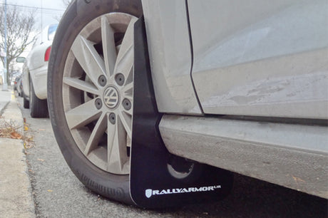 Bavette garde-boue Rally Armor 15-21 VW Golf/GTI/TSI noire UR avec logo gris