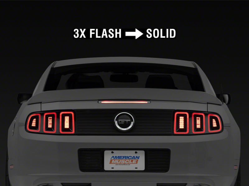 Troisième feu stop à LED Raxiom 10-14 Ford Mustang Formula - Fumé clair