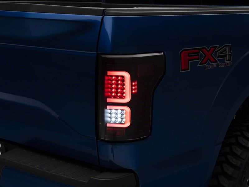 Feux arrière à LED Raxiom 15-17 Ford F-150 G3 - Boîtier noir (lentille transparente)