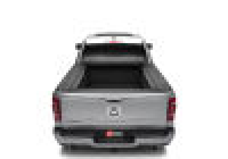 Dodge Ram BAK 12-18 (Classic 19-21) avec couvre-caisse Ram Box Revolver X4s de 6,4 pieds (nouveau style de carrosserie 2020)