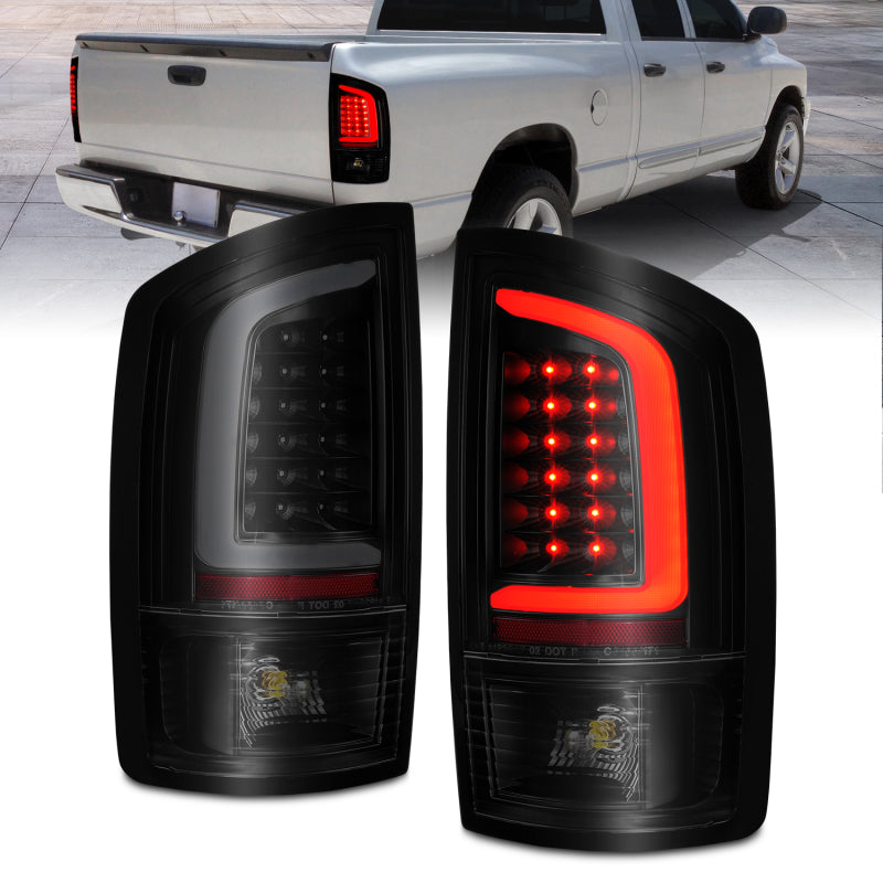 Feux arrière à LED ANZO 2002-2006 Dodge Ram 1500 avec barre lumineuse, boîtier noir, lentille fumée