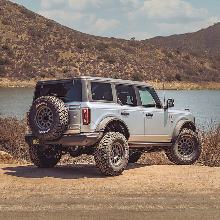 Échappement MagnaFlow 2021 Ford Bronco 2,3 L I-4 à essieu arrière avec sortie arrière à double division - Embouts noirs