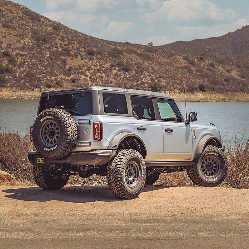 Échappement MagnaFlow 2021 Ford Bronco Street Series Axle-Back avec sortie arrière à double division - Embouts noirs