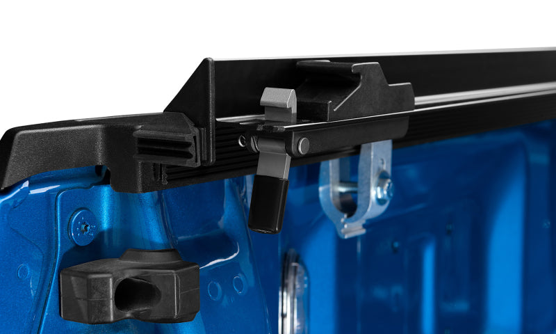 Lund 05-17 Nissan Frontier (caisse de 5 pieds sans chenille utilitaire) Genesis Elite Roll Up Tonneau Cover - Noir