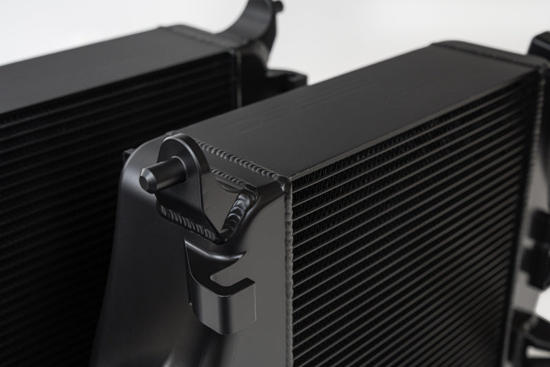 Système de refroidisseur intermédiaire haute performance CSF 2019+ Lamborghini Urus / 2020+ Audi RS Q8 / SQ8 / SQ7 - Noir