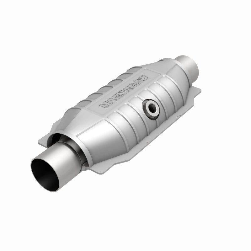 MagnaFlow Conv Univ 2.5 OBDII à l'arrière du véhicule 02