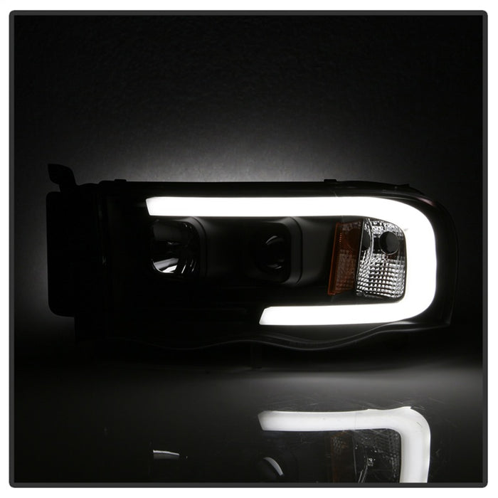 Phares de projecteur à barre lumineuse Spyder 02-05 Dodge Ram 1500 - Noir (PRO-YD-DR02V2-LB-BK)