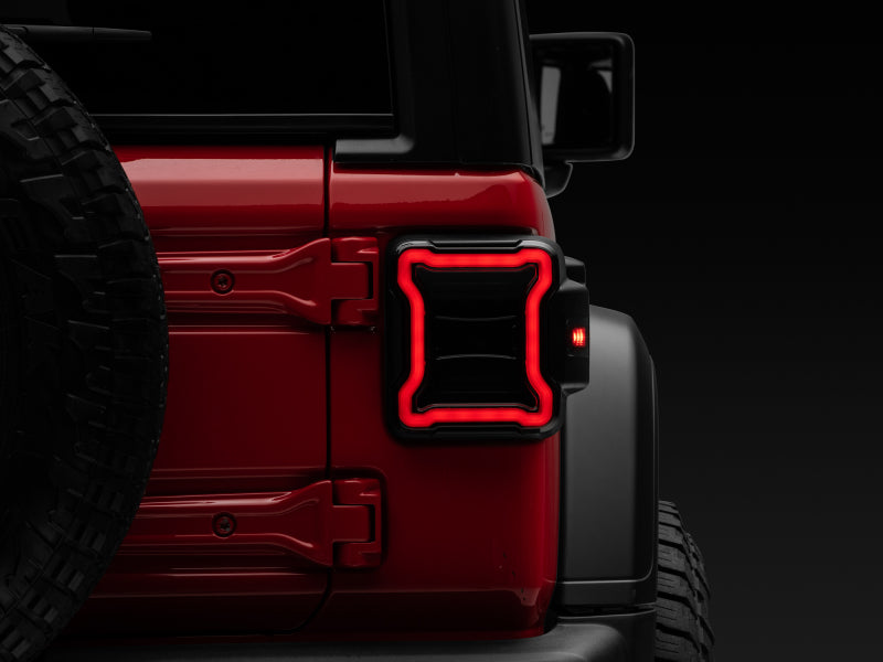 Feux arrière à LED Raxiom 18-22 Jeep Wrangler JL - Boîtier noir (lentille fumée)