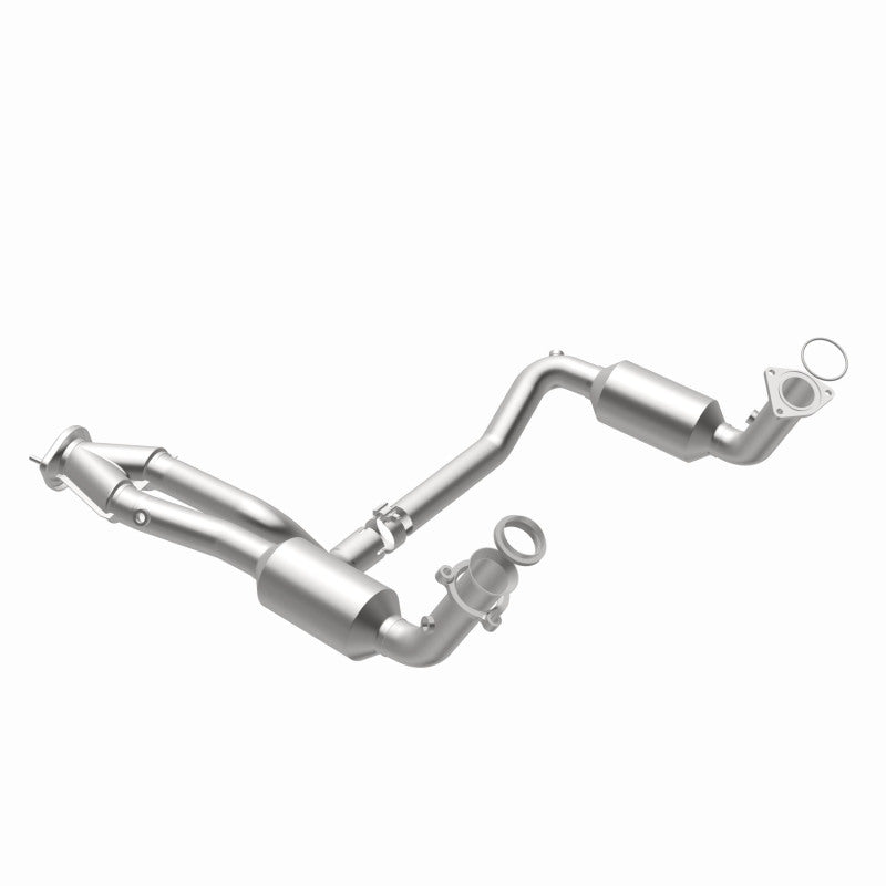 MagnaFlow Conv Direct Fit OEM 2005 GMC Sierra/Chevrolet Silverado 1500/Cadillac Escalade Underbody