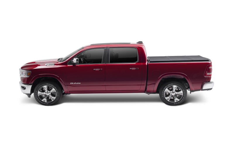 Extang 2019 Dodge Ram (nouveau style de carrosserie - 5 pieds 7 pouces) Solid Fold 2.0