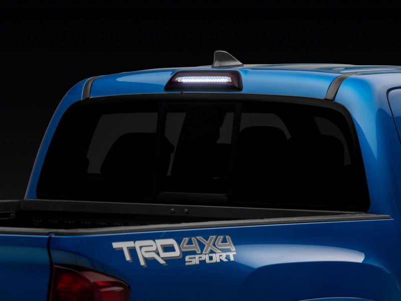 Troisième feu stop à LED Raxiom 16-23 Toyota Tacoma Axial Series - Transparent avec lentille fumée