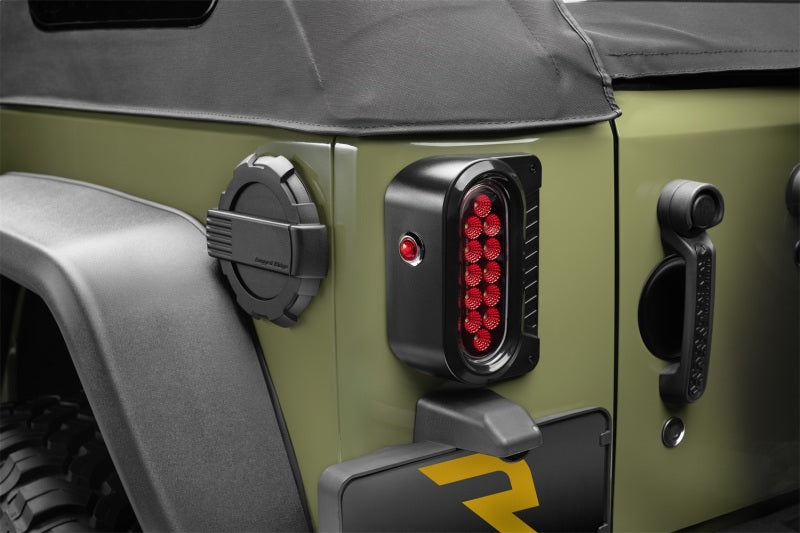 Feu arrière encastré Rugged Ridge 07-18 Jeep Wrangler JK 2 portes et 4 portes Unlimited