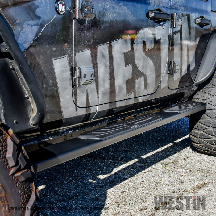 Marchepieds Westin 18-22 Jeep Wrangler JLU 4 portes R5 Nerf - Tex. Blk