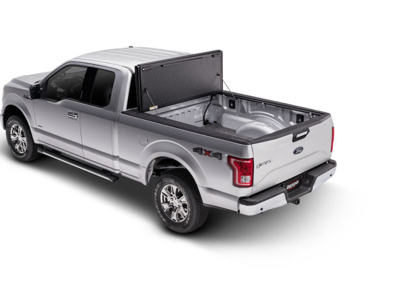 Housse de protection pour benne flexible de 5,5 pieds pour Ford F-150 Crew Cab 2021+ de UnderCover