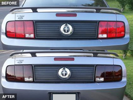 Feux arrière Raxiom 05-09 Ford Mustang - Boîtier noir (lentille fumée)
