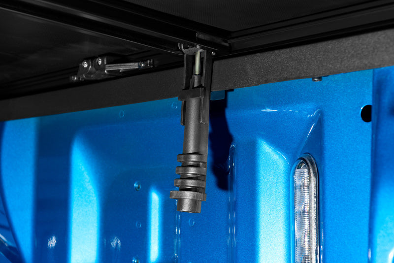 Lund 22-23 Nissan Frontier 6 pieds - Couvre-caisse à trois volets Genesis - Noir