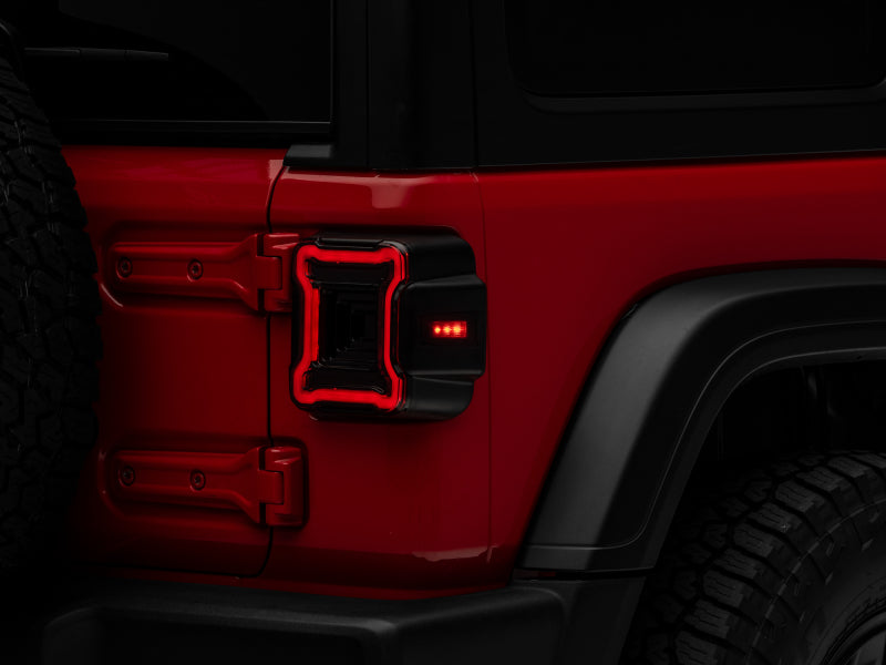 Feux arrière à LED Raxiom 18-22 Jeep Wrangler JL Axial Series Plateau - Boîtier noir (lentille fumée)