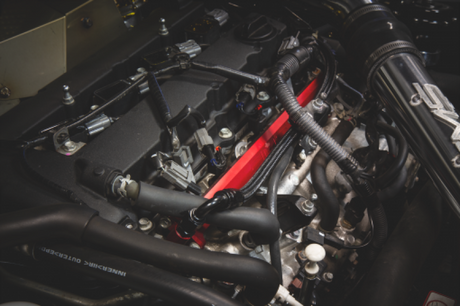Rampe d'injection en aluminium usiné CNC AMS Performance 08-15 Mitsubishi EVO X avec amortisseur de pulsations - Rouge