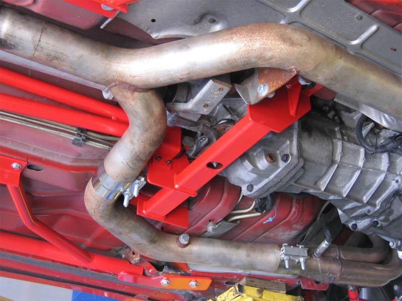 Kit de relocalisation de bras de couple / boîte automatique GM F-Body 93-97 UMI Performance