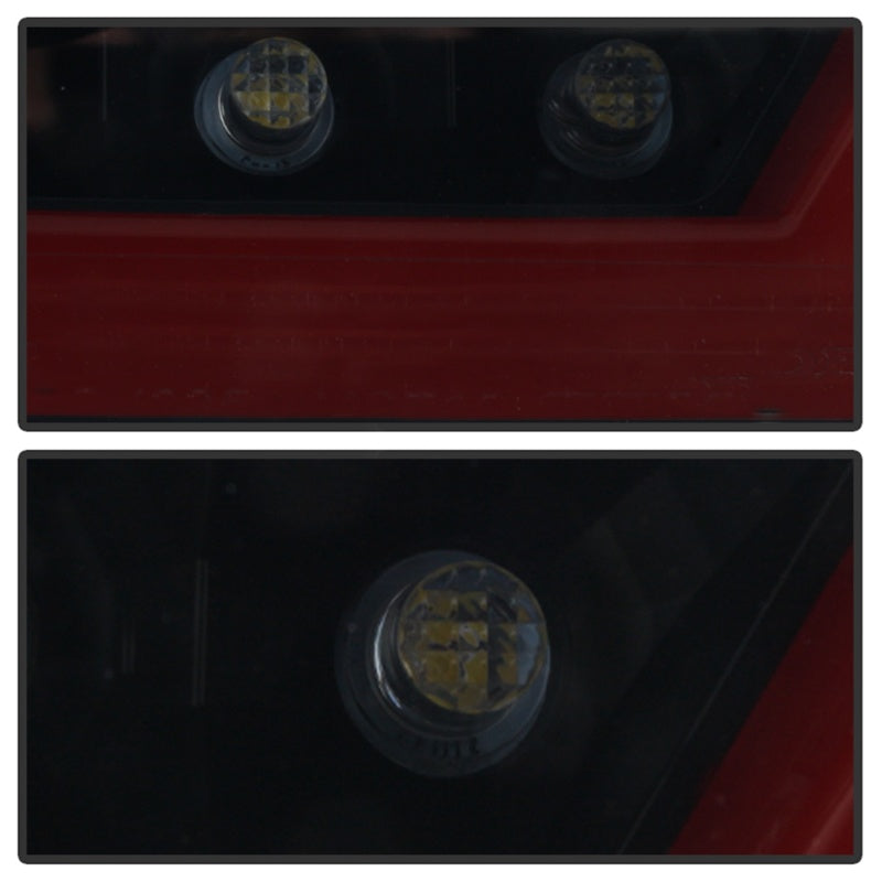 Feux de recul à LED pour Ford Mustang Spyder 15-16 - Fumée noire avec barre rouge (ALT-YD-FM15RED-REV-BSM)