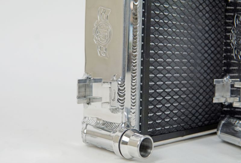 Radiateur auxiliaire CSF 2015+ Mercedes Benz C63 AMG (W205) - Certaines applications nécessitent une quantité de 2