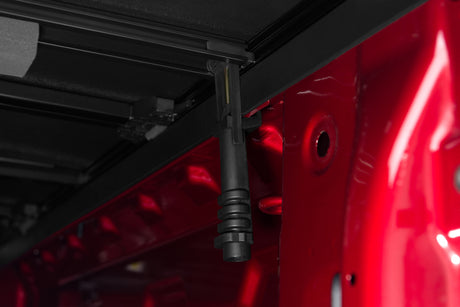 Couvre-caisse rigide pliable Lund 16-23 pour Toyota Tacoma (caisse de 5 pieds) - Noir