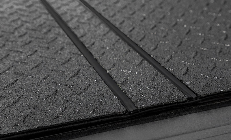 Accès LOMAX Black Diamond Plate 2019+ Ram 1500 5 pi 7 po (sauf hayon multifonction)