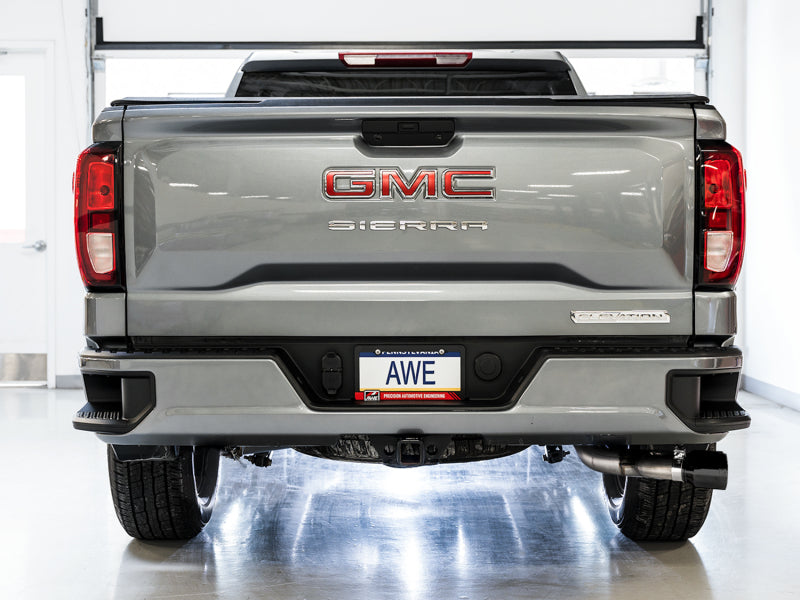 AWE Tuning 4e génération GM 1500 5,3 L 0FG Catback double sortie latérale (pare-chocs plat) - Embouts en diamant