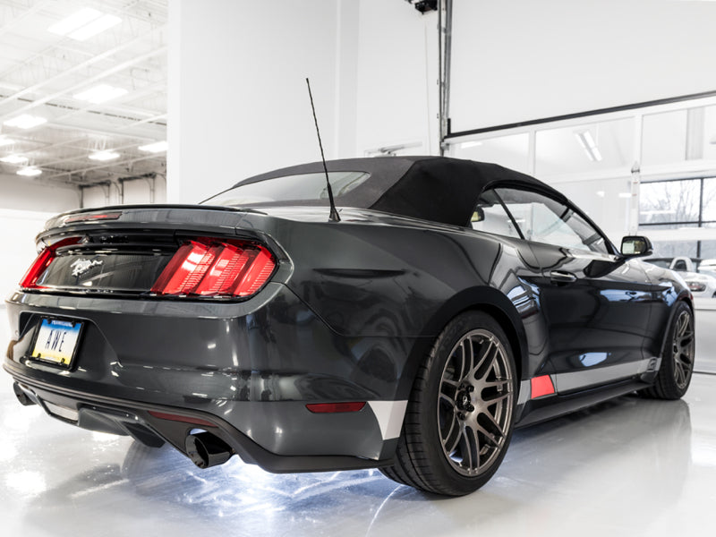 Échappement arrière EcoBoost AWE Tuning S550 Mustang - Édition Touring (embouts noirs diamantés)