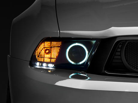Raxiom 10-12 Ford Mustang avec phares CCFL Halo Projector Headlights - Boîtier noir (lentille transparente)