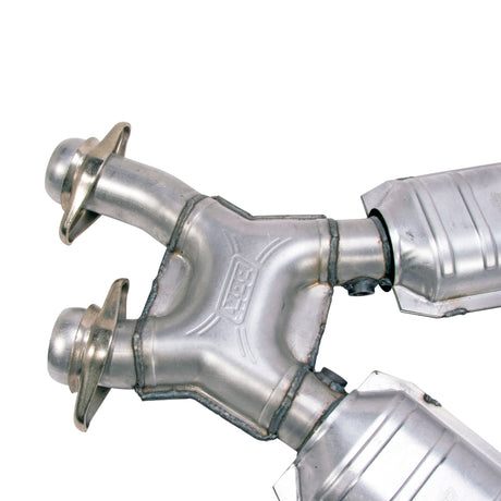 BBK 96-04 Mustang 4.6 GT / Cobra Short Mid X Pipe avec convertisseurs catalytiques 2-1/2 pour collecteurs à tube long