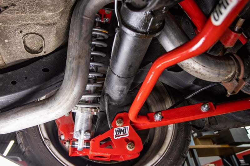 Kit de suspension arrière à ressorts hélicoïdaux UMI Performance 64-72 GM A-Body avec boulon de relocalisation du bras de commande